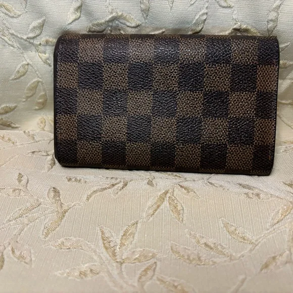 Louis Vuitton Damier Ebene Wallet - Picture 6 of 6